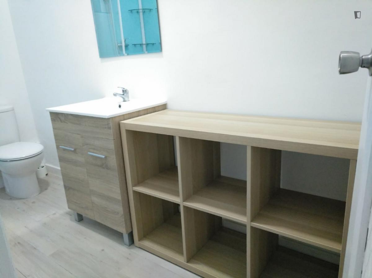 Nice Bedroom In A Big House For Students In The Best Location Of City Center - 2