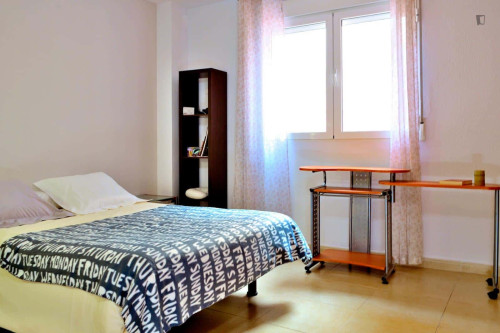 Room in Carrer Ab el Hamet, Alacant with 4 bedrooms - Gallery - 4