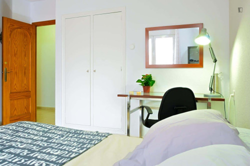 Room in Carrer Ab el Hamet, Alacant with 4 bedrooms - Gallery - 7