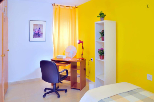 Room in Carrer Ab el Hamet, Alacant with 4 bedrooms - Gallery - 2