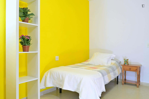 Room in Carrer Ab el Hamet, Alacant with 4 bedrooms - Gallery - 4
