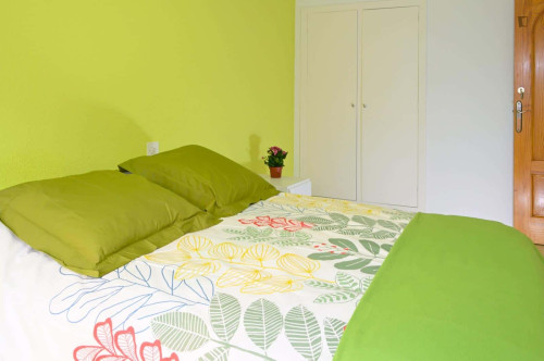 Room in Carrer Ab el Hamet, Alacant with 4 bedrooms - Gallery - 5