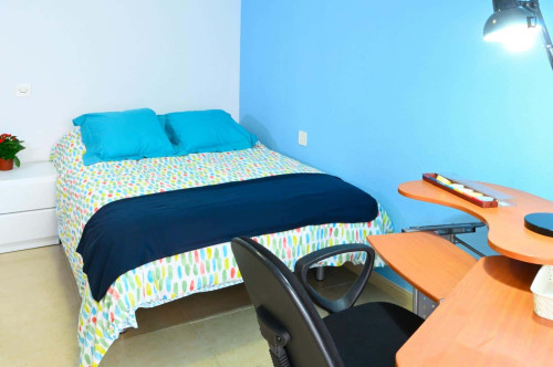 Room in Carrer Ab el Hamet, Alacant with 4 bedrooms - Gallery - 6