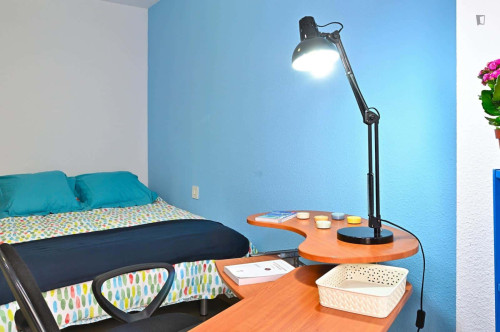 Room in Carrer Ab el Hamet, Alacant with 4 bedrooms - Gallery - 5