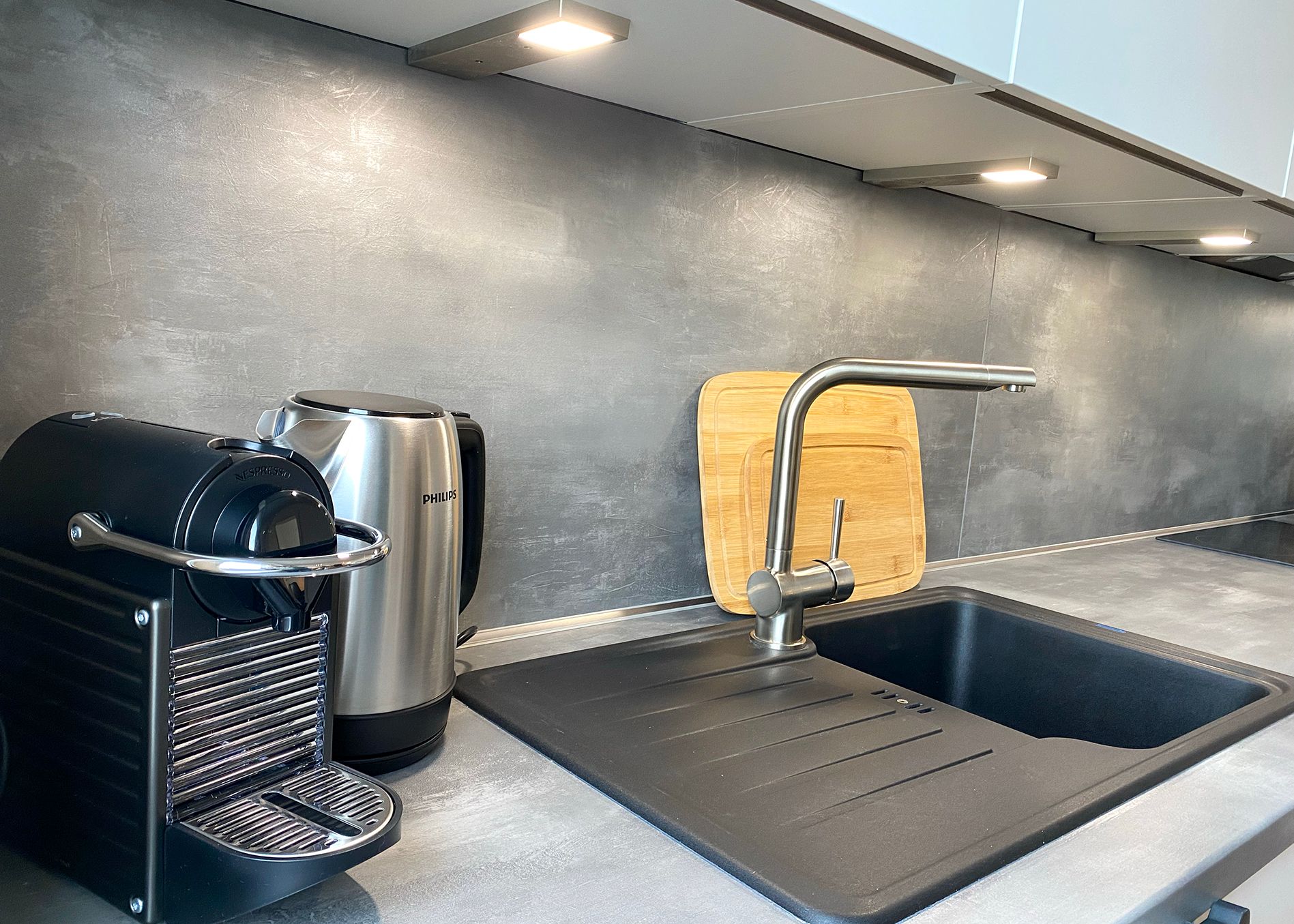 Wonderful, Bright Apartment In The Middle Of Düsseldorf With A Balcony And Its Own Large Roof Terrac - 15