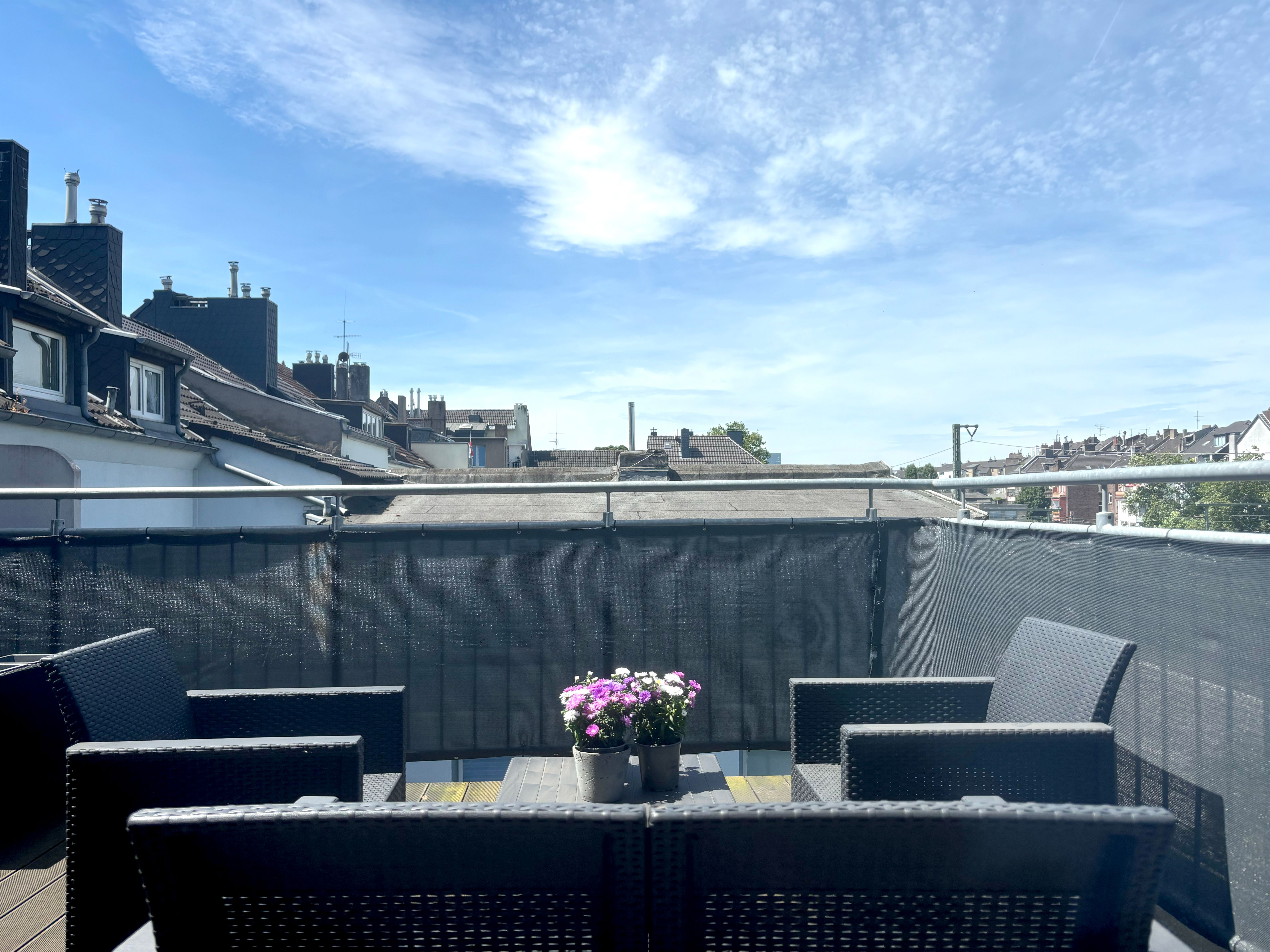 Wonderful, Bright Apartment In The Middle Of Düsseldorf With A Balcony And Its Own Large Roof Terrac - 1