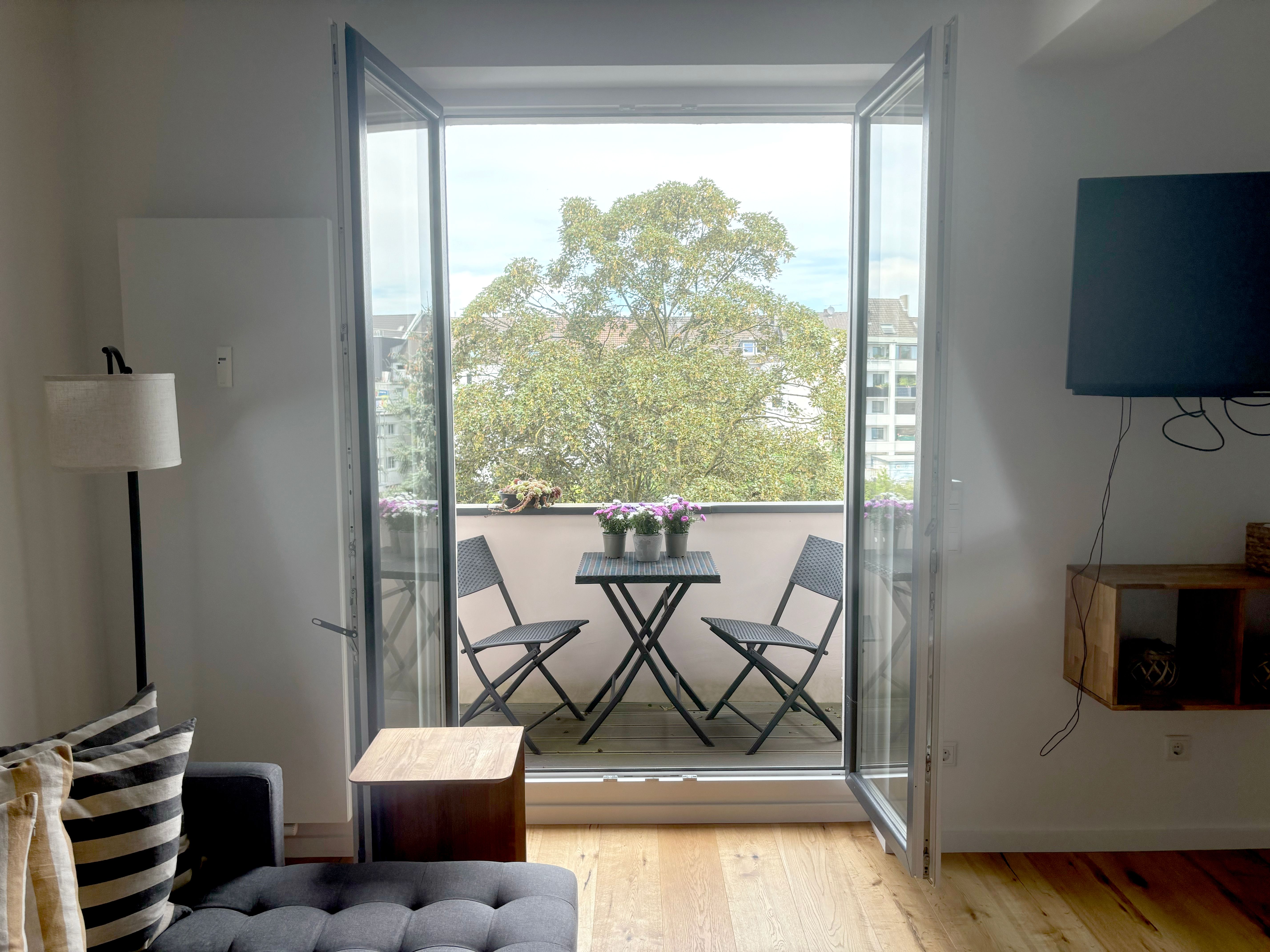 Wonderful, Bright Apartment In The Middle Of Düsseldorf With A Balcony And Its Own Large Roof Terrac - 22