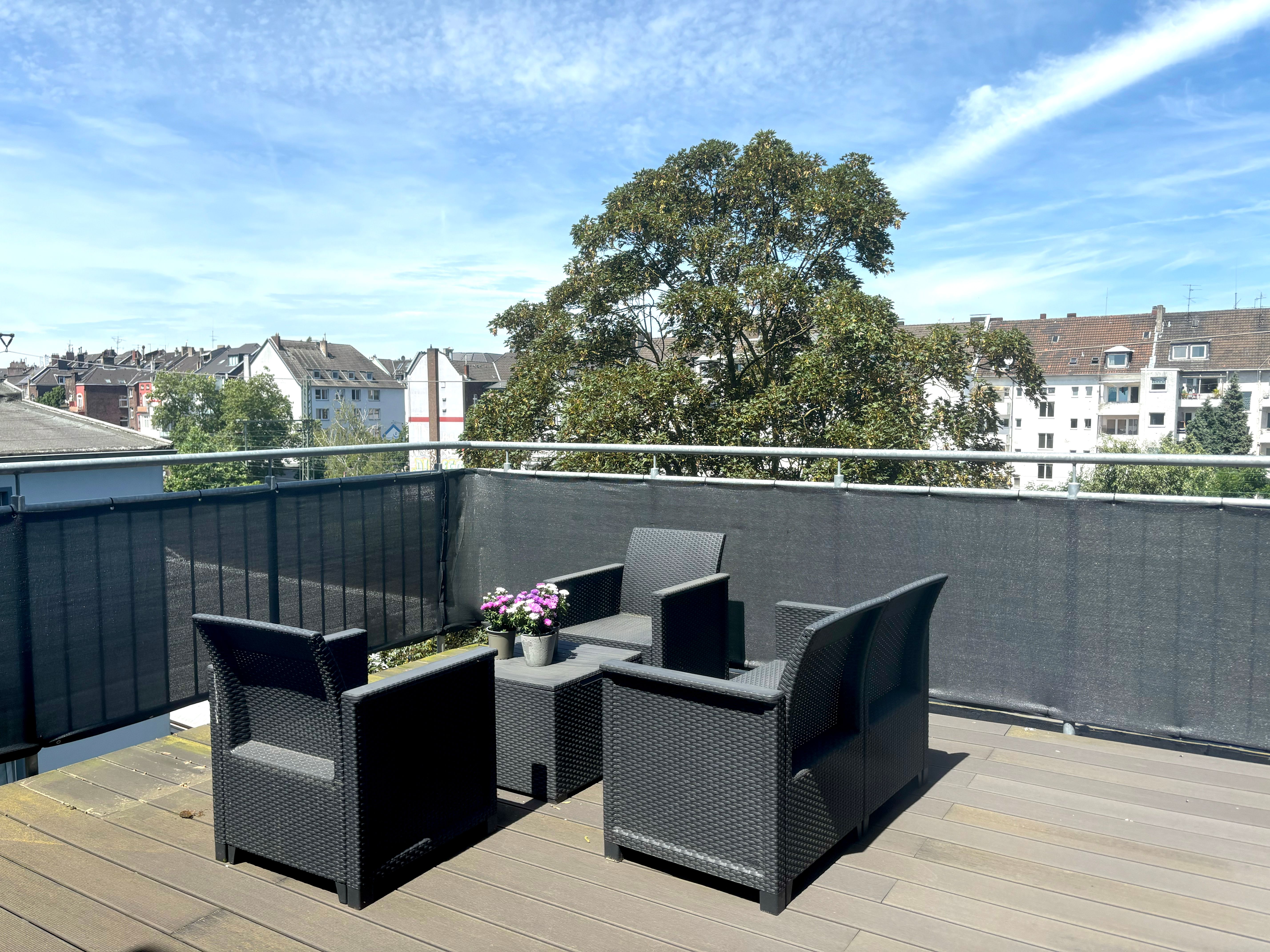 Wonderful, Bright Apartment In The Middle Of Düsseldorf With A Balcony And Its Own Large Roof Terrac - 2
