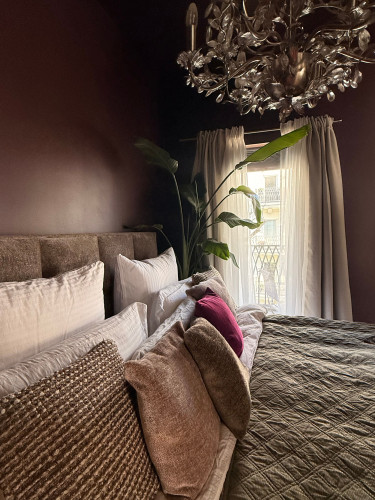 Exclusive Design Apartment in Heinrich-Heine Gardens with Large Balcony