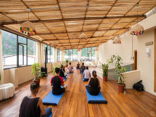 Vibrant Renovated Building w/ Rooftop Terrace + Coworking Apartment