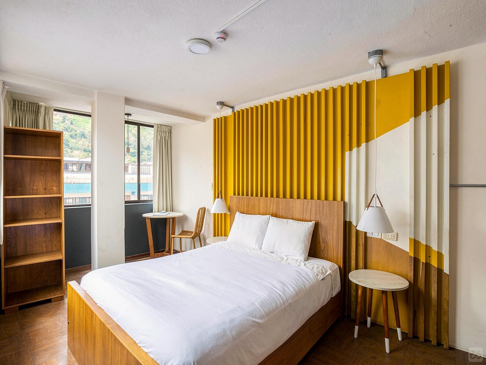 Private Room I - Vibrant Renovated Building w/ Rooftop Terrace + Coworking Apartment - Gallery - 12