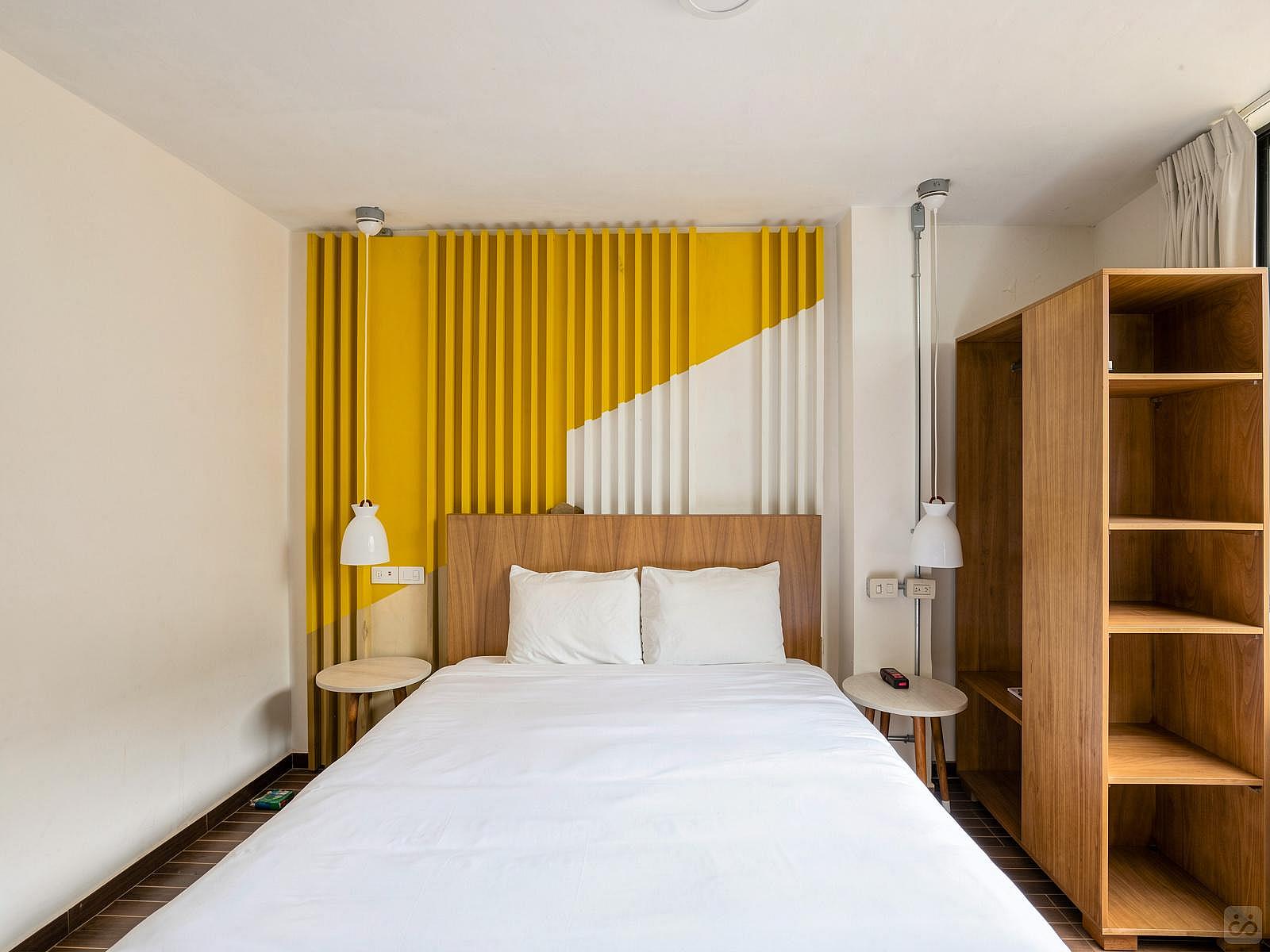 Private Room I - Vibrant Renovated Building w/ Rooftop Terrace + Coworking Apartment - Gallery - 11