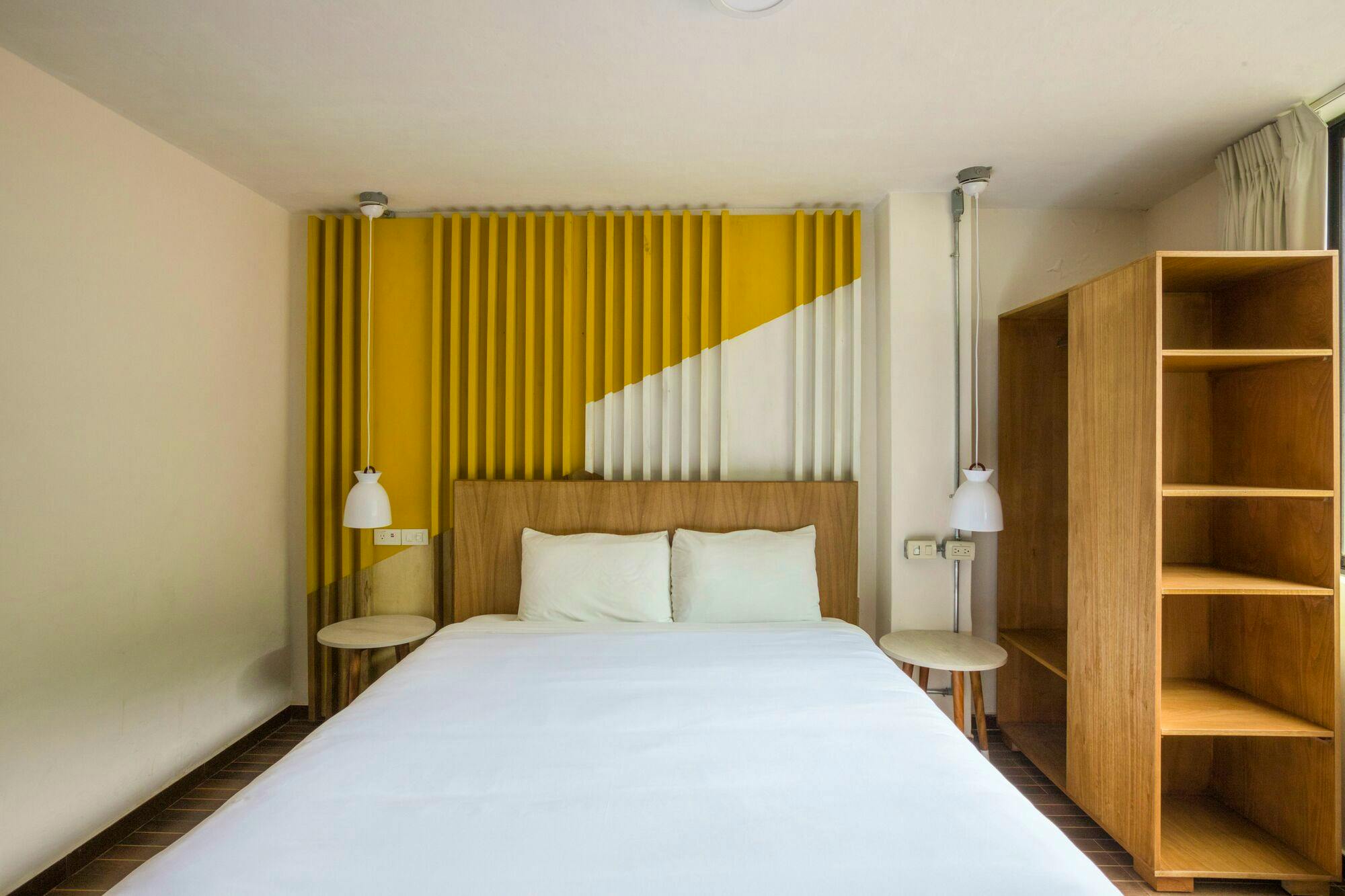 Private Room I - Vibrant Renovated Building w/ Rooftop Terrace + Coworking Apartment - Gallery - 19