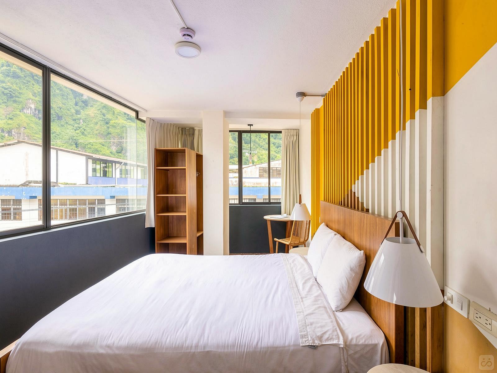 Private Room I - Vibrant Renovated Building w/ Rooftop Terrace + Coworking Apartment - Gallery - 14