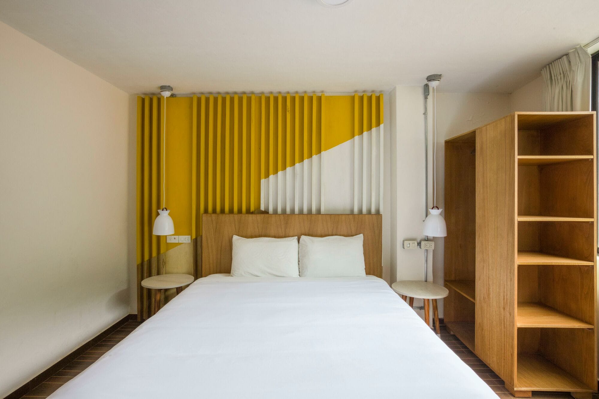 Private Room I - Vibrant Renovated Building w/ Rooftop Terrace + Coworking Apartment - Gallery - 15