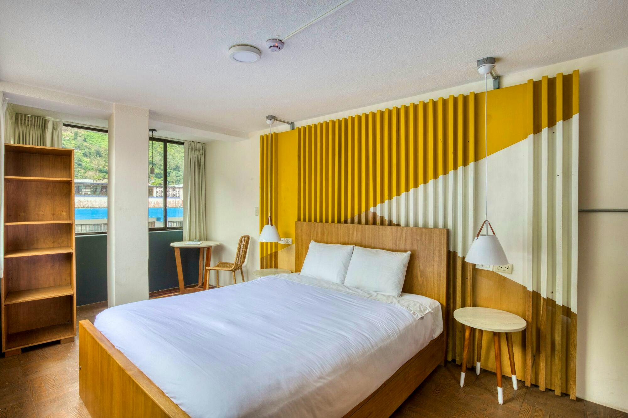 Private Room I - Vibrant Renovated Building w/ Rooftop Terrace + Coworking Apartment - Gallery - 20