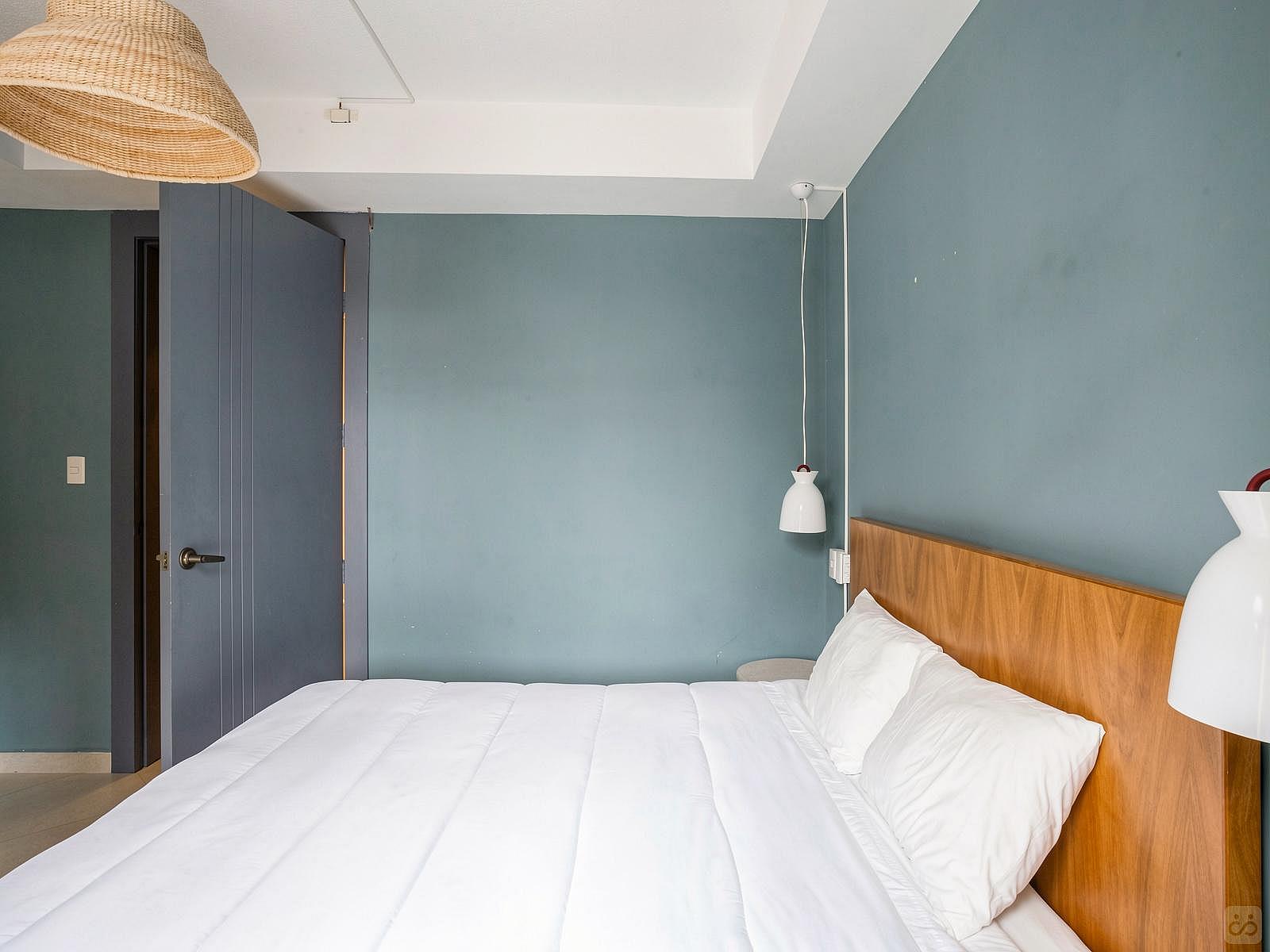 Private Room II - Vibrant Renovated Building w/ Rooftop Terrace + Coworking Apartment - Gallery - 9