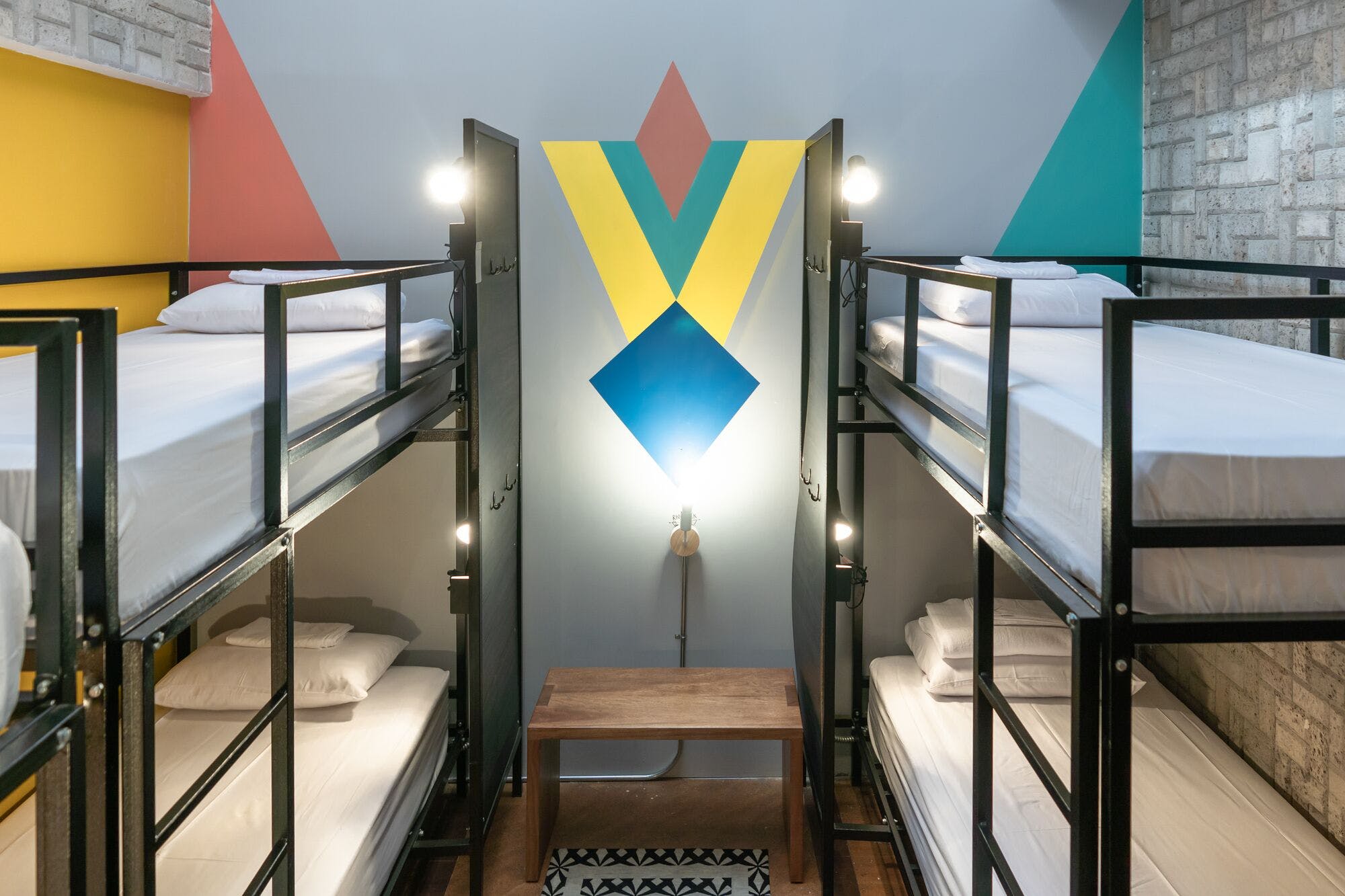Bed In A 4-Bed Mixed Gender Room - Vibrant Renovated Building w/ Rooftop Terrace + Coworking Apartment - Gallery - 4