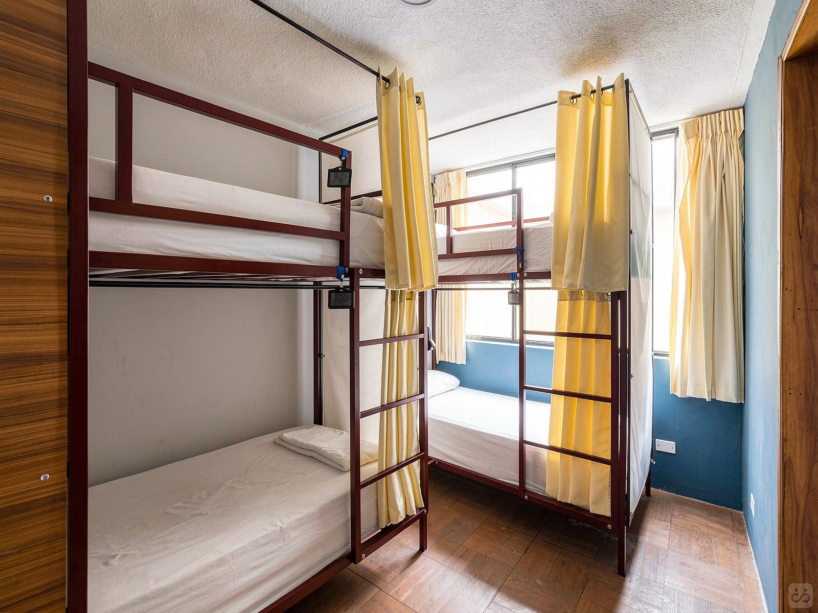 Bed In A 4-Bed Mixed Gender Room - Vibrant Renovated Building w/ Rooftop Terrace + Coworking Apartment - Gallery - 18