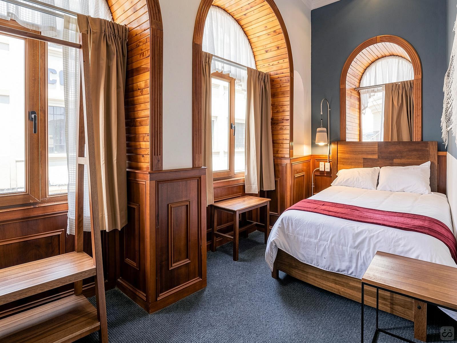 Private Room II - Colonial Renovated Building w/ Coworking - Gallery - 2