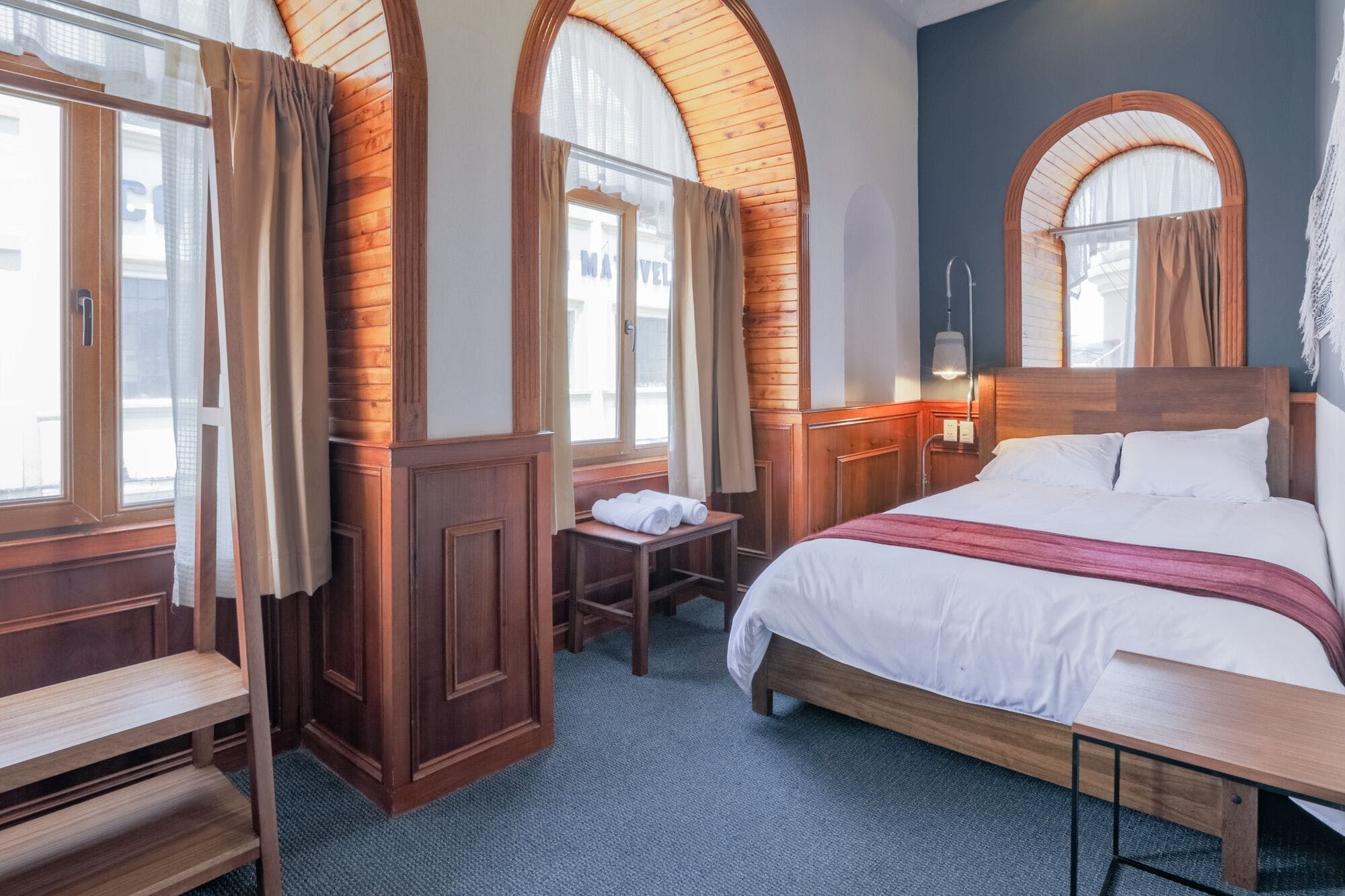 Private Room II - Colonial Renovated Building w/ Coworking - Gallery - 10