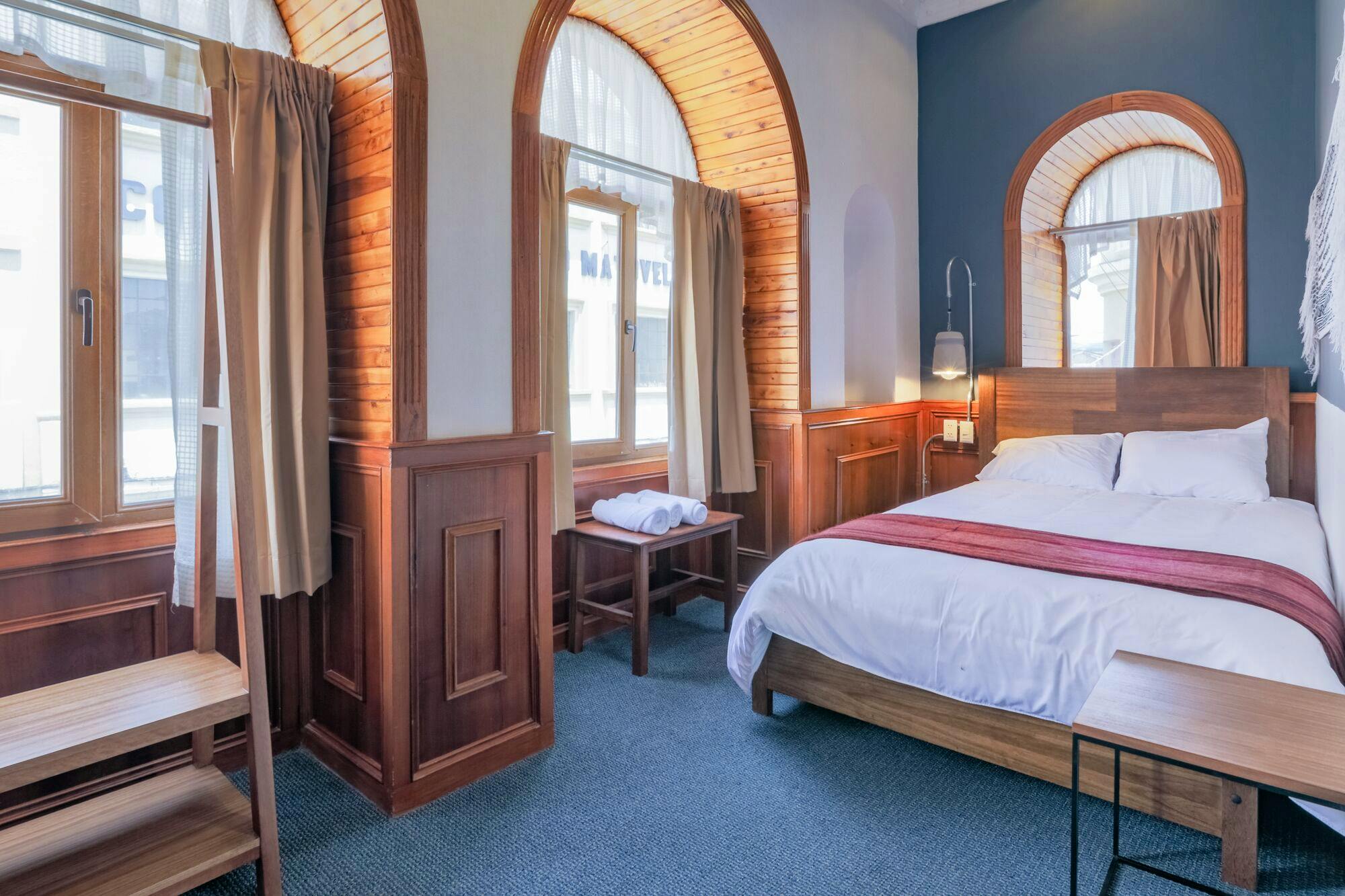 Private Room II - Colonial Renovated Building w/ Coworking - Gallery - 8