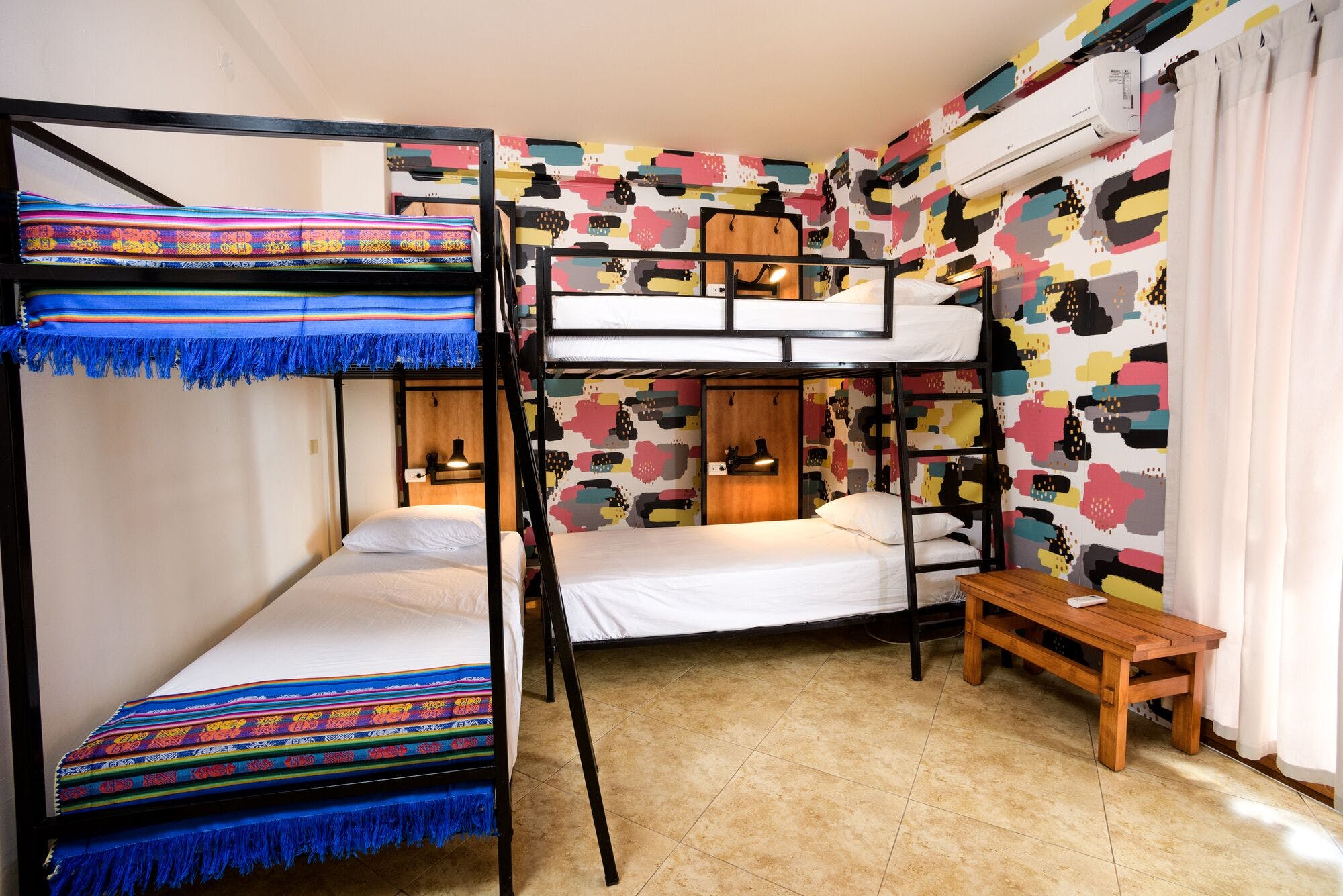Bed In A 4-Bed Mixed Gender Room - Colonial Renovated Building w/ Coworking - Gallery - 6