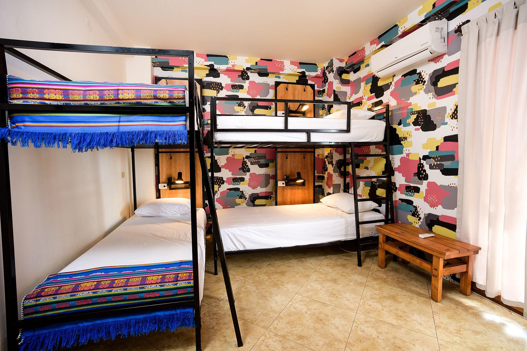 Bed In A 4-Bed Mixed Gender Room - Colonial Renovated Building w/ Coworking - Gallery - 3