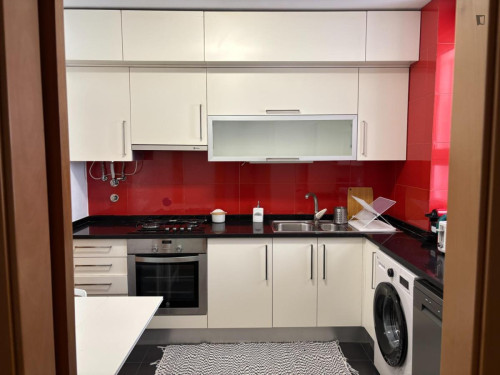 Exclusive Double Bedroom close to European University of Lisbon - Gallery - 8