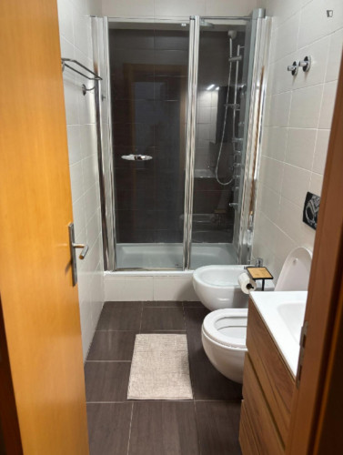 Exclusive Double Bedroom close to European University of Lisbon - Gallery - 10