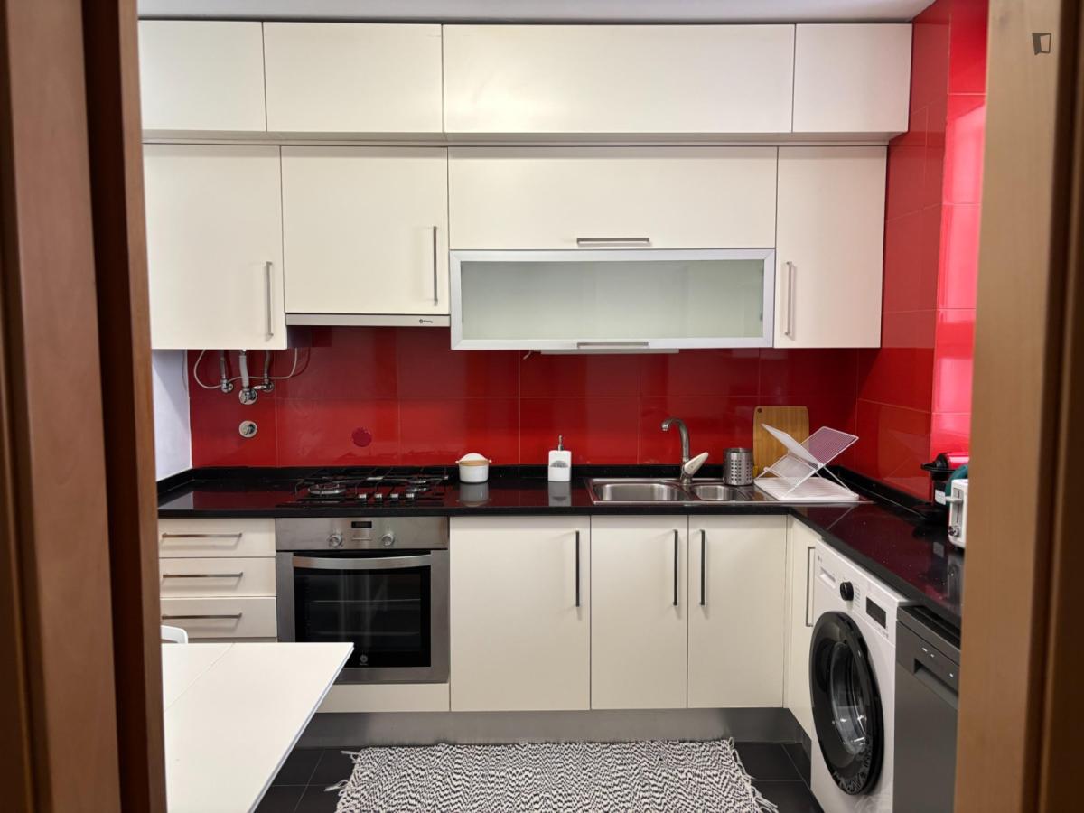 Exclusive Double Bedroom Close To European University Of Lisbon - 5