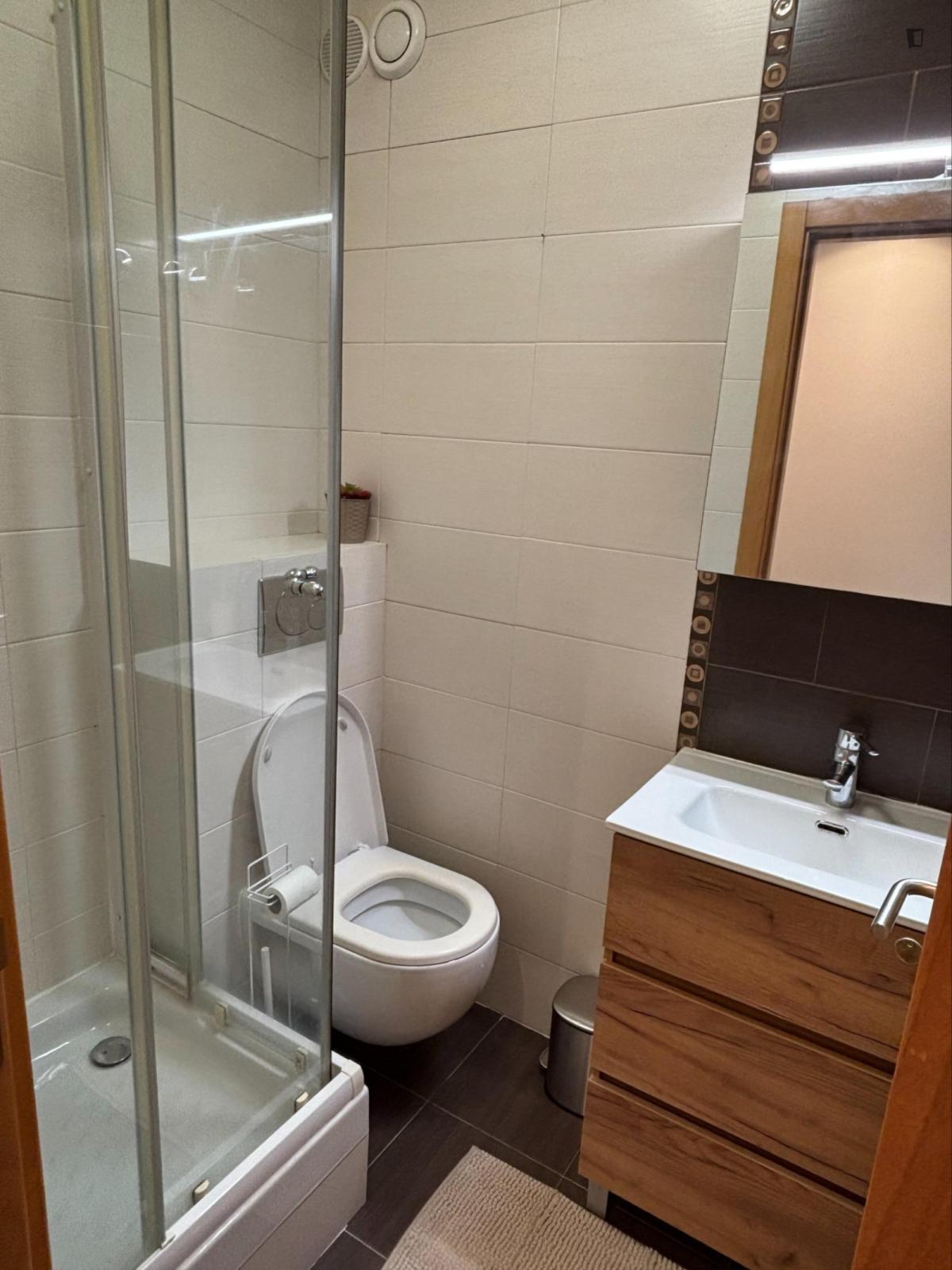 Exclusive Double Bedroom Close To European University Of Lisbon - 2