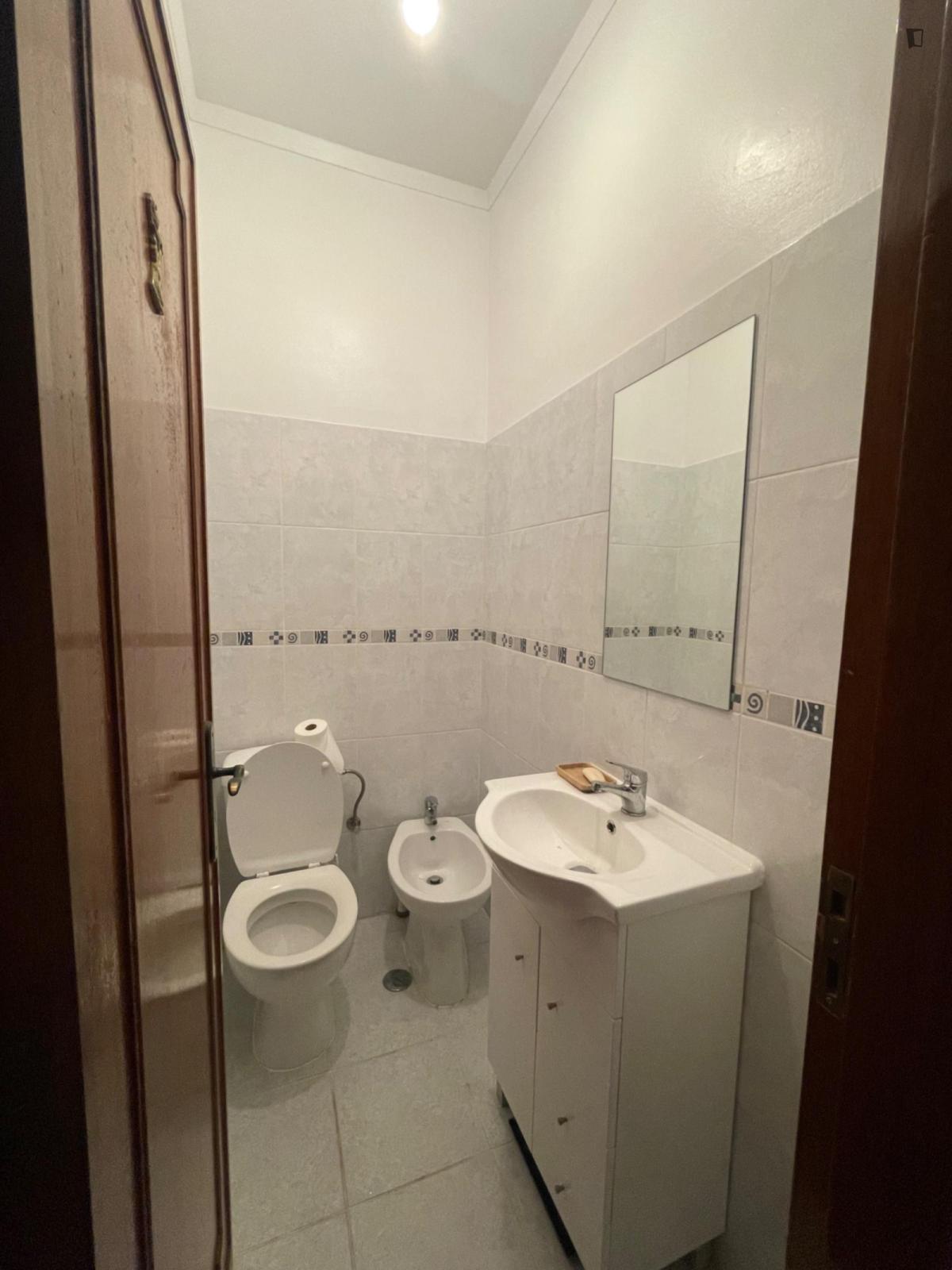 Comfy Double Bedroom Close To Odivelas Metro - 2