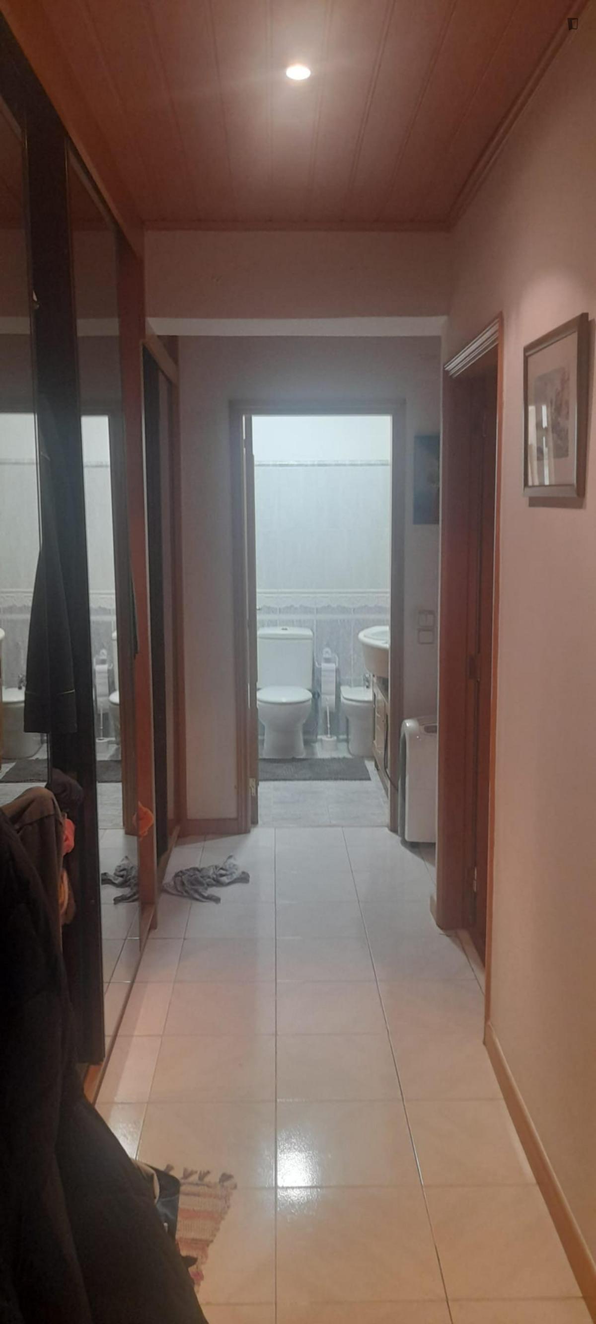 Welcoming Single Bedroom Close To Chelas Metro - 1