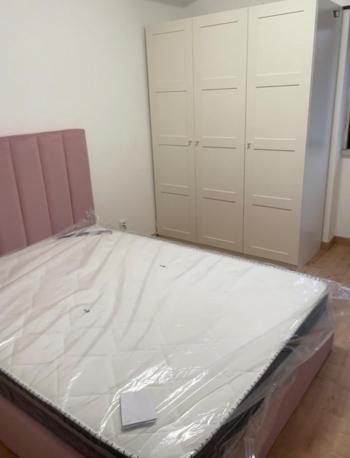 Excitement Double Bedroom Close To Póvoa Train Station - 6