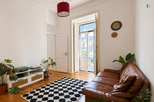 Prime Double Bedroom close to Arroios Metro - Gallery - 15
