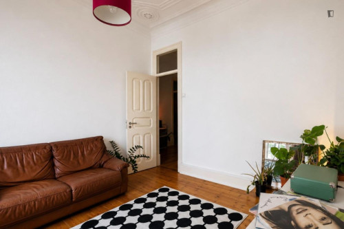 Prime Double Bedroom close to Arroios Metro - Gallery - 14