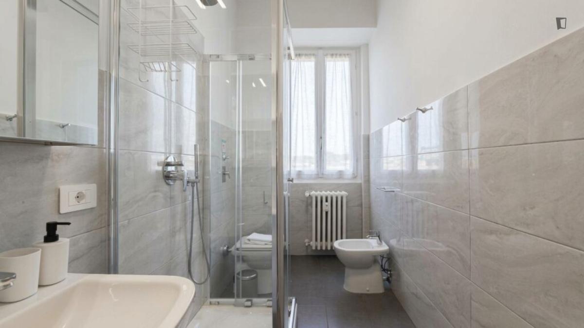 Wonderful 3-Bedroom Apartment Near Università Cattolica Del Sacro Cuore - 26