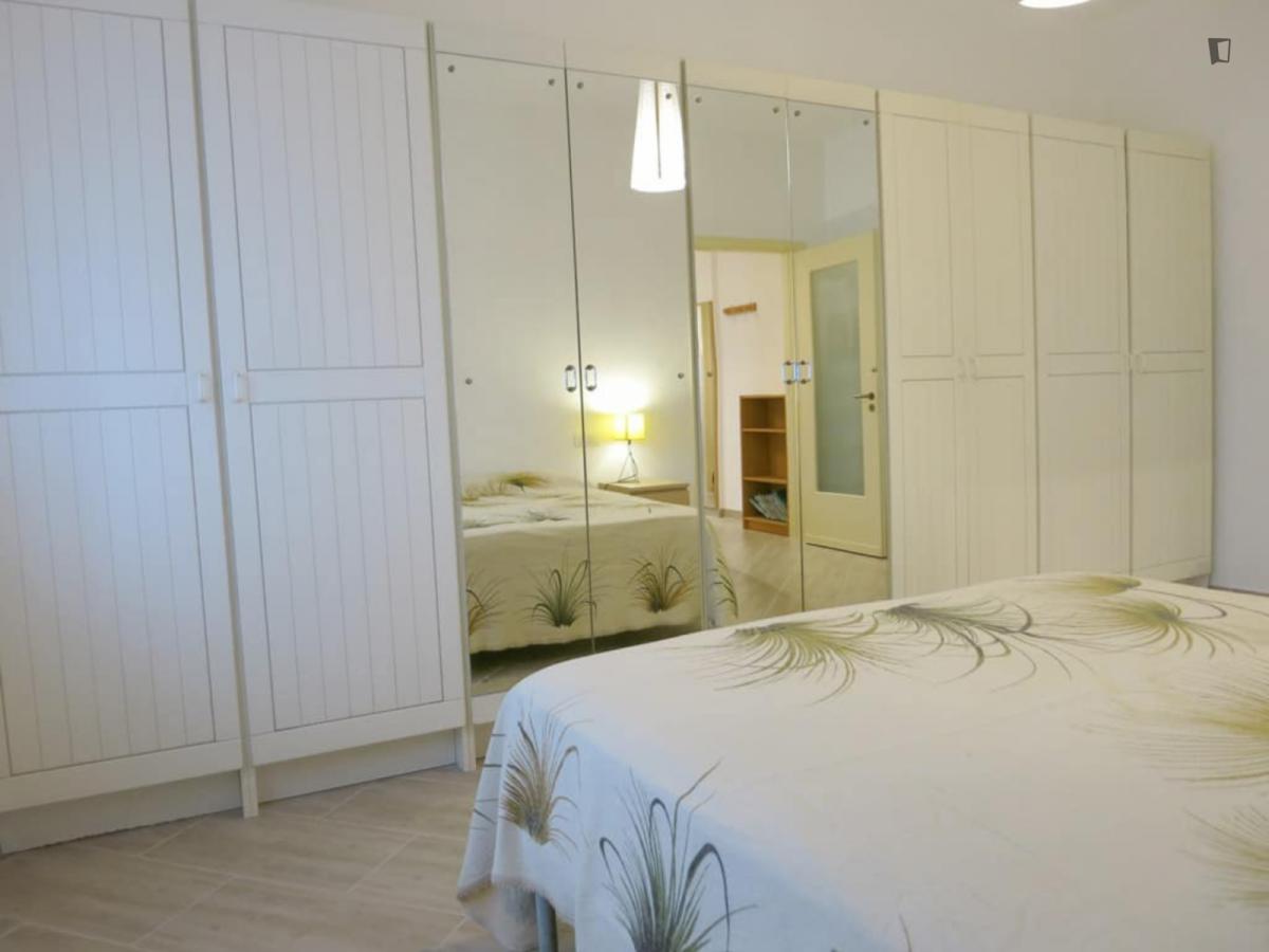 Stunning One-Bedroom Apartment Near Zara Metro Station - 15