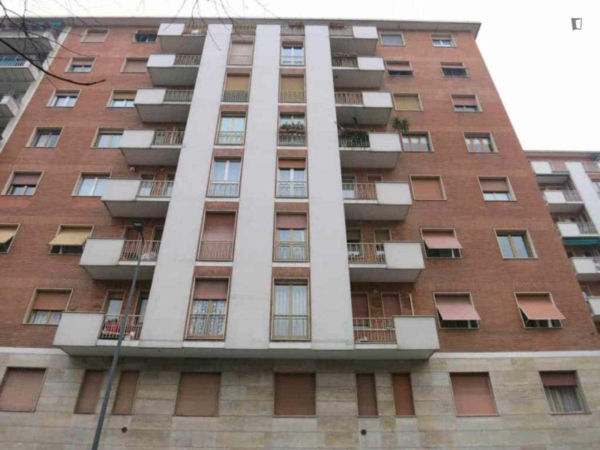 Stunning One-Bedroom Apartment Near Zara Metro Station - 1