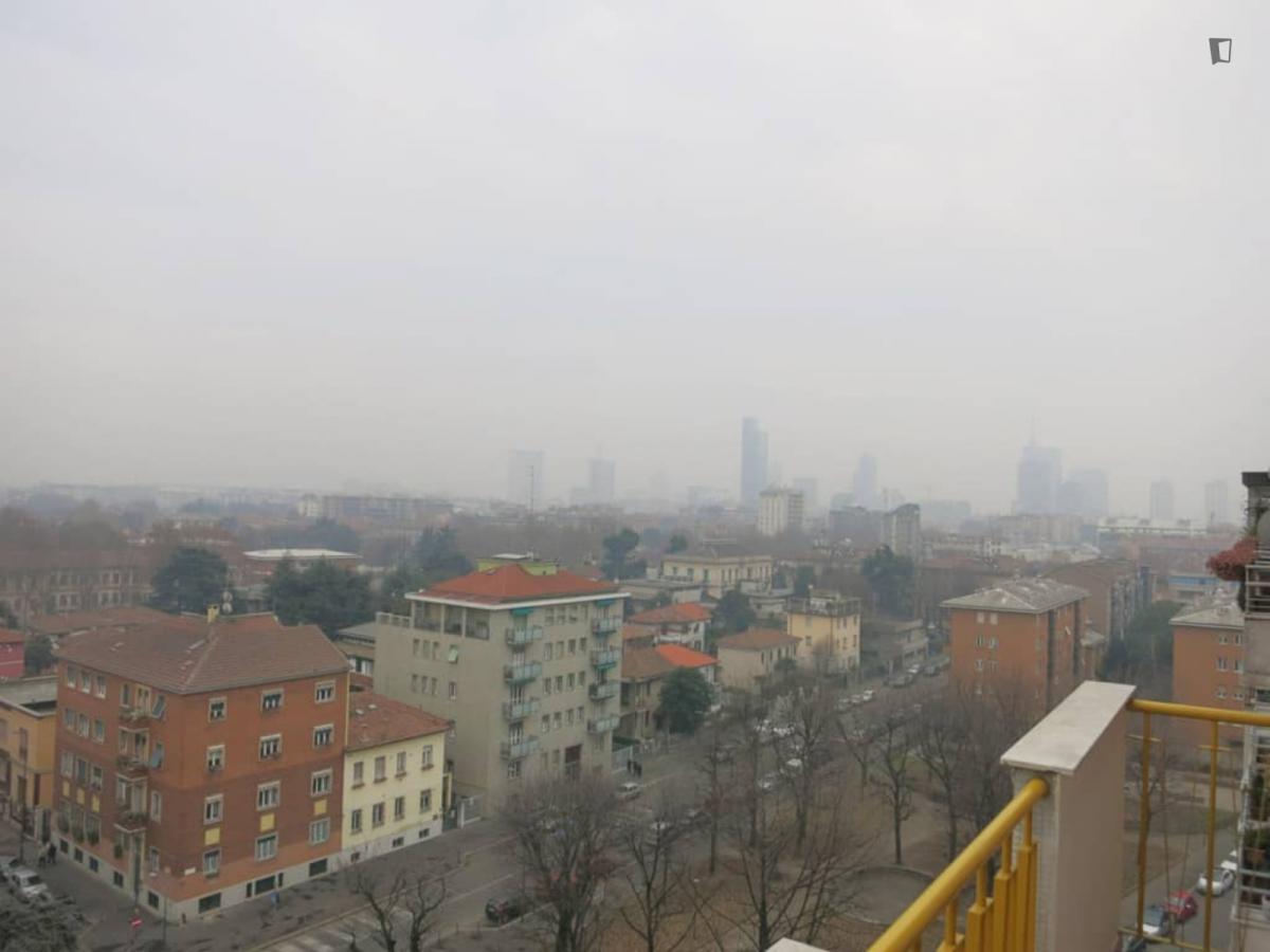 Stunning One-Bedroom Apartment Near Zara Metro Station - 2