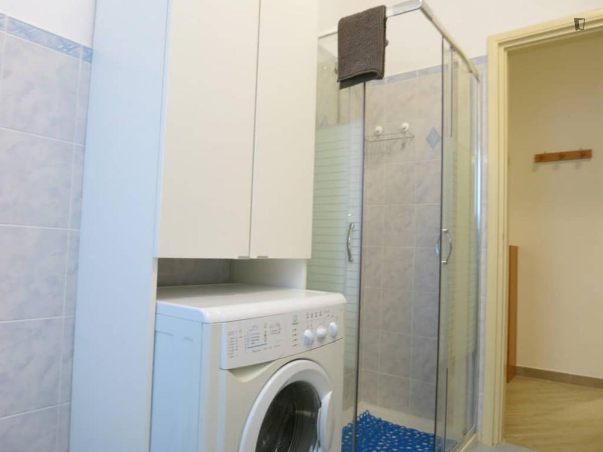 Stunning One-Bedroom Apartment Near Zara Metro Station - 5
