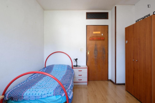 Charming bedroom in Coimbra - Gallery - 12