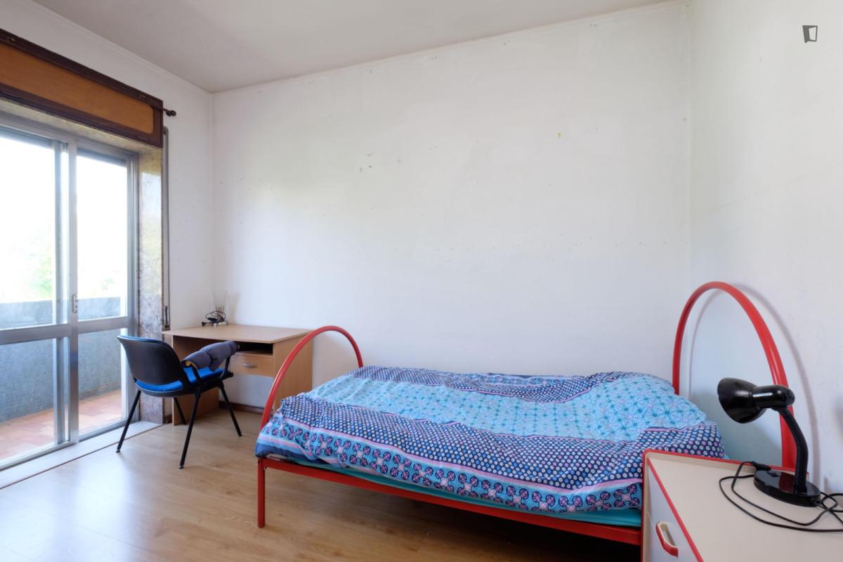 Charming Bedroom In Coimbra - 20