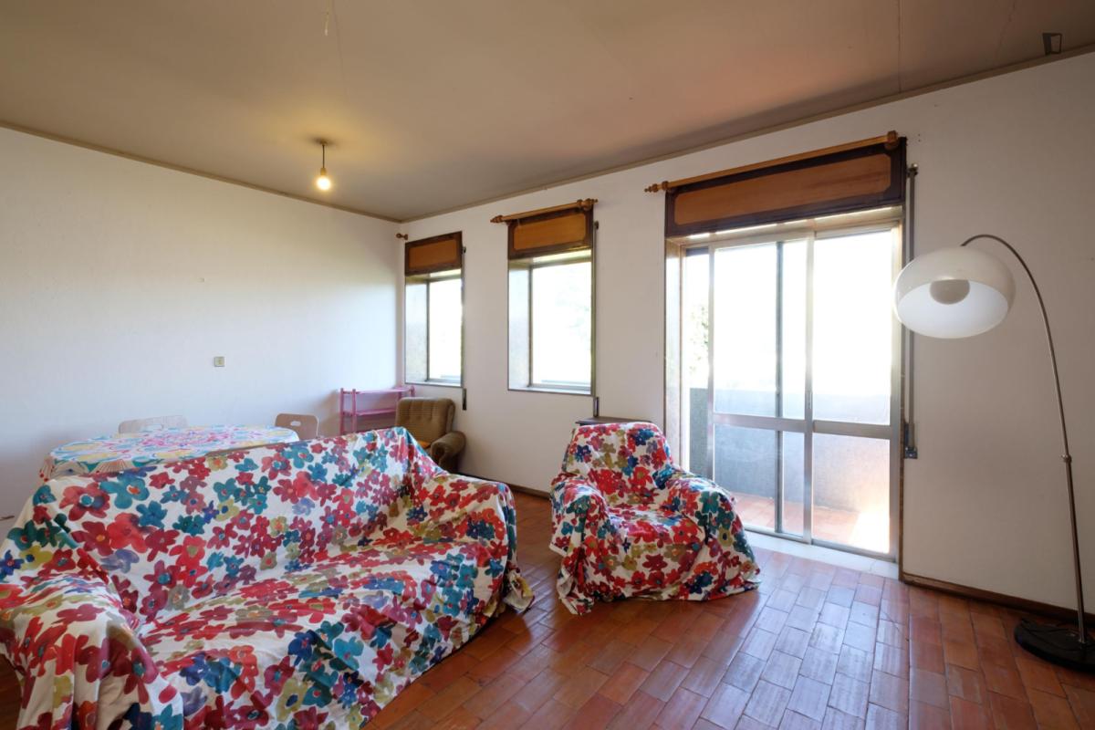 Charming Bedroom In Coimbra - 16