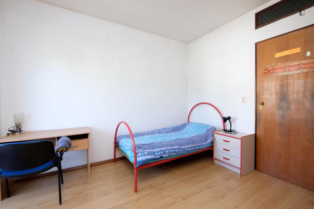 Charming Bedroom In Coimbra - 18