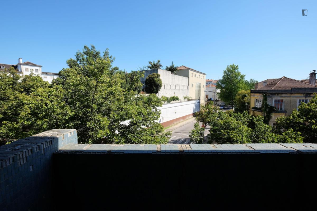 Friendly Ensuite Bedroom In Coimbra - 7