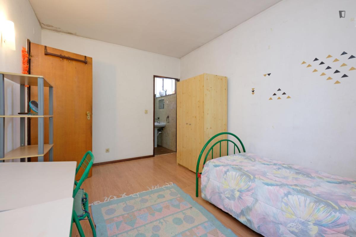 Friendly Ensuite Bedroom In Coimbra - 21