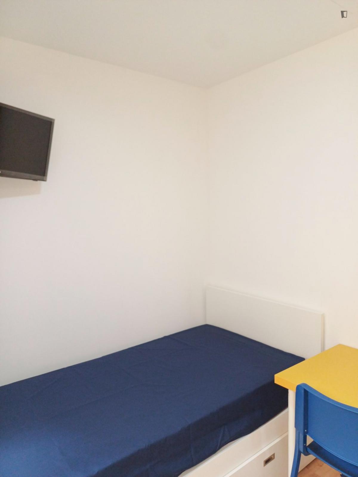 Neat Studio Near The Centre Of Coimbra - 4