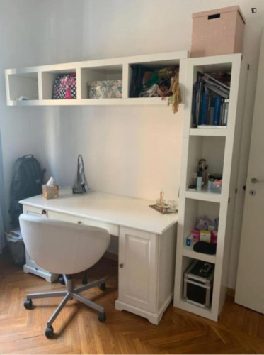Single bedroom, in 5-bedroom apartment - Gallery - 3